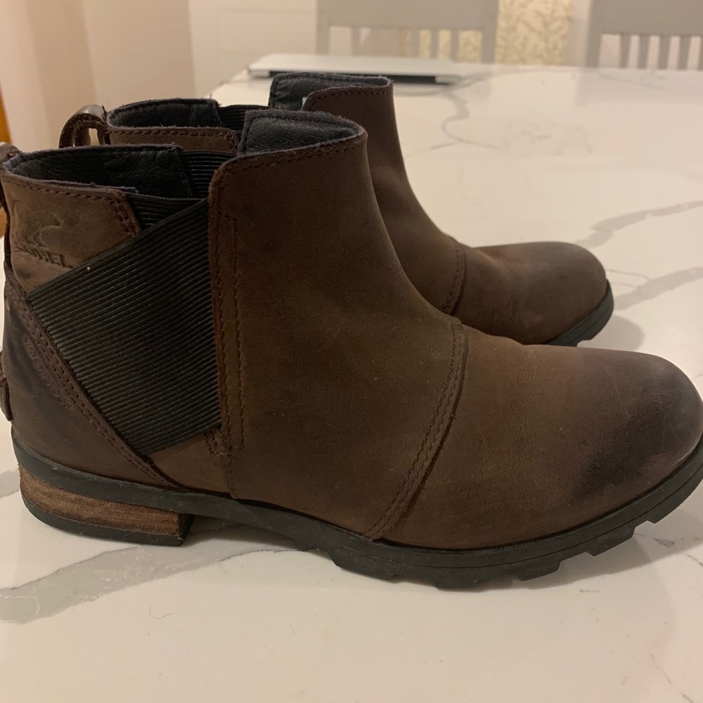 Sorel Chelsea Emelie boot in Cattail color